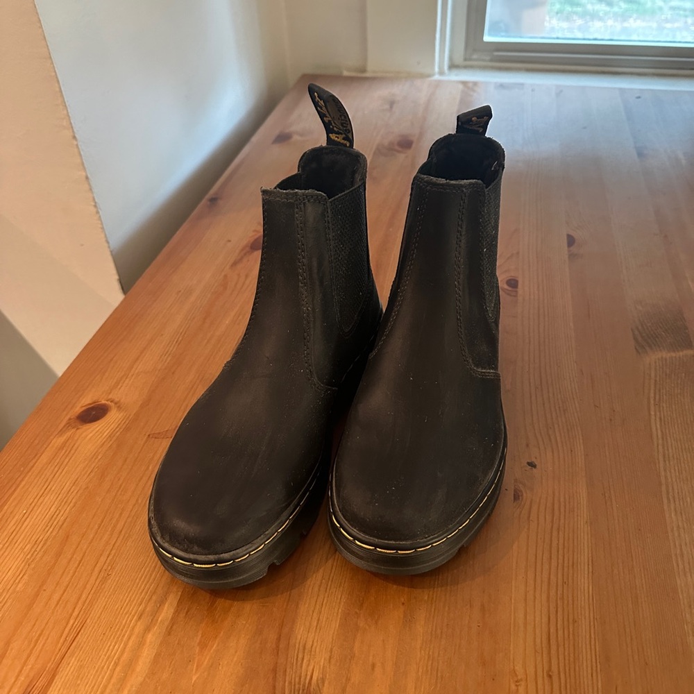 Dr. Martens unisex adult Chelsea Boot, Black Wyoming, 6 Women 5 Men US